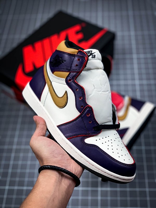 Jordan AIR Jordan 1 RETRO HIGH OG LA TO CHICAGO PURPLE/GOLD · CD6578-507, photo 1