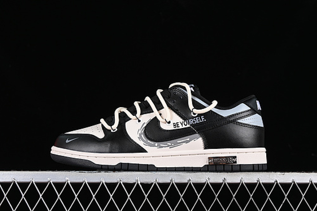 Unbranded [DD1391-100]-[SB DUNK LOW WHITE/BLACK/WHITE]-[WOMAN:36-39]-[MAN:40-46], photo 1