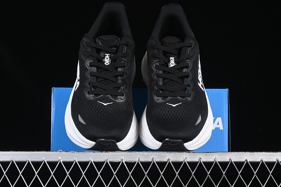On Running [1162012 BWHT]-[HOKA ONE BONDI 9 WHITE/BLACK]-[WOMAN:36-39]-[MAN:40-45] - Image 14