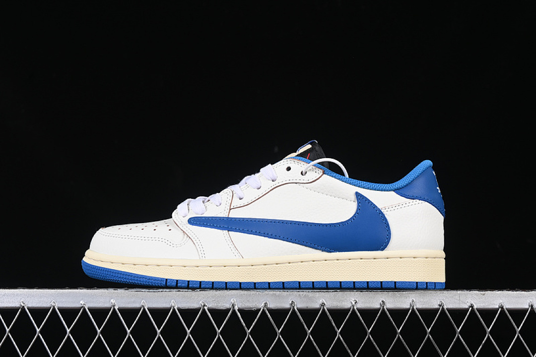Jordan [DM7866-104]-[FRAGMENT DESIGN TRAVIS SCOTT JORDAN 1 LOW OG SP SAIL/BLACK/MUSLIN/MILITARY (BLUE]), photo 1