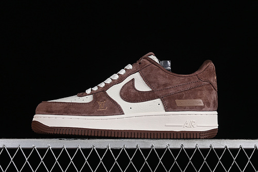 Nike Nike AIR FORCE 1 07 LOW L*V WHITE/BROWN · HD1968-022, photo 1