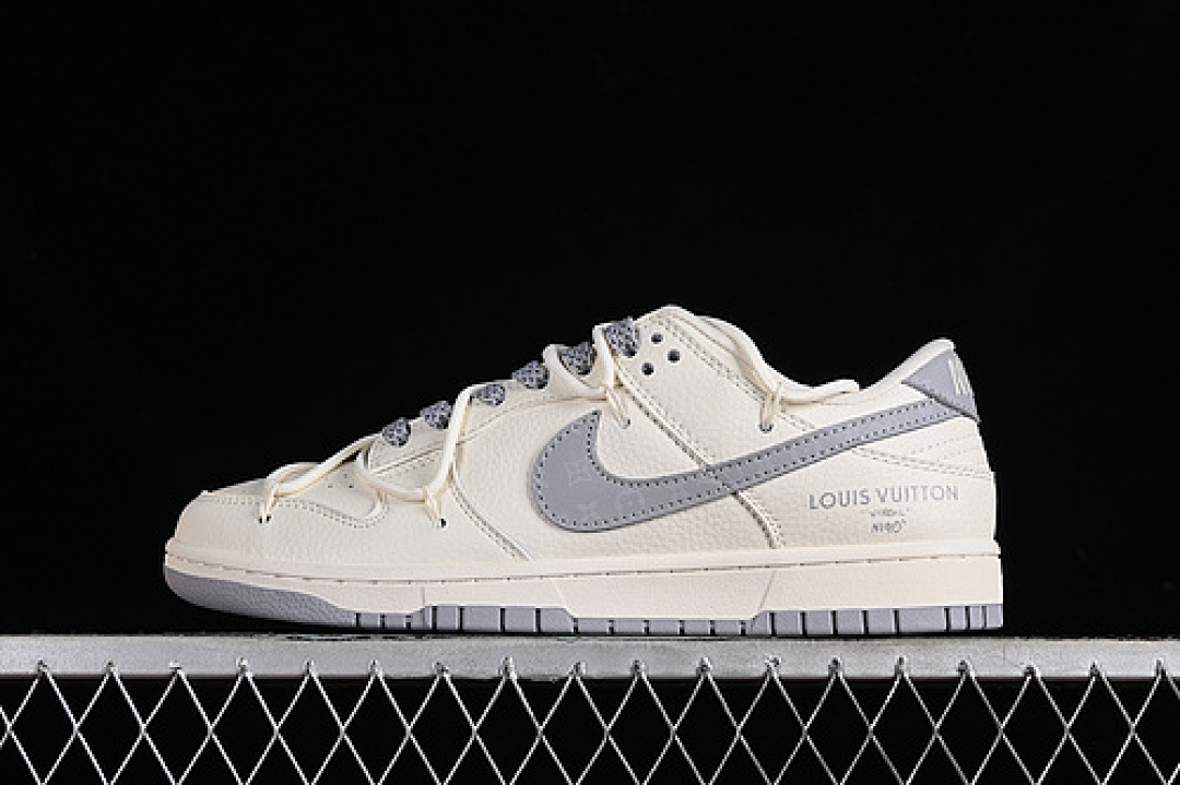 Off-White Nike DUNK LOW SB L*V OFF WHITE/SILVER · JJ5688-101, photo 1