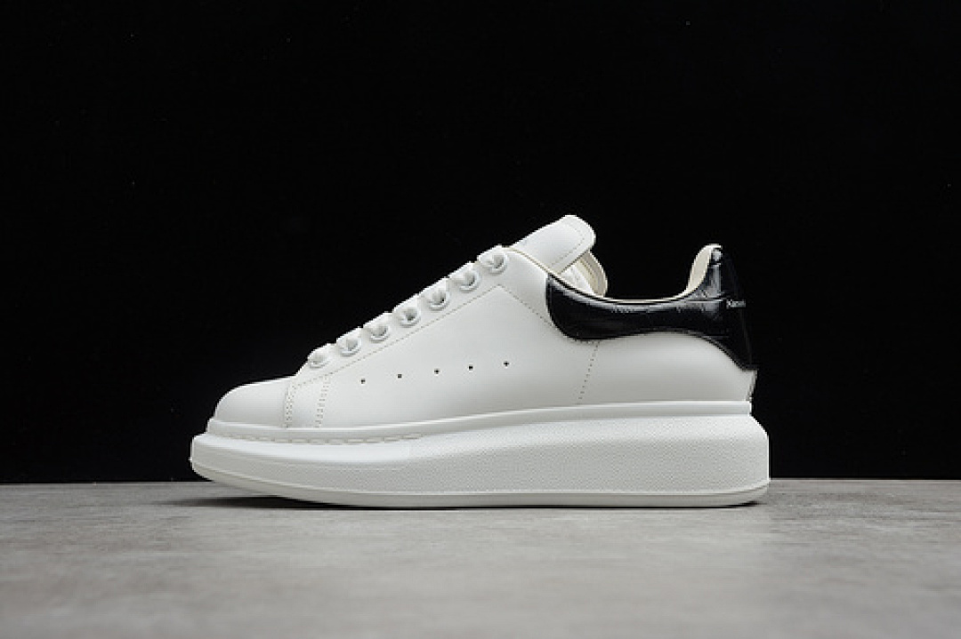 Alexander McQueen [ALE*XANDER MCQUEEN WHITE/WHITE/BLACK]-[WOMAN:35-39]-[MAN:40-44], photo 1
