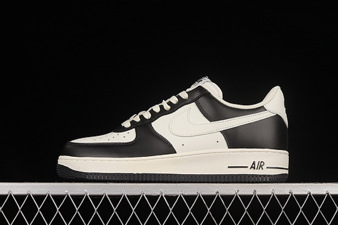 Nike [FG5969-806]-[AIR FORCE 1 07 LOW WHITE/BLACK/WHITE]-[WOMAN:36-39]-[MAN:40-45], photo 1