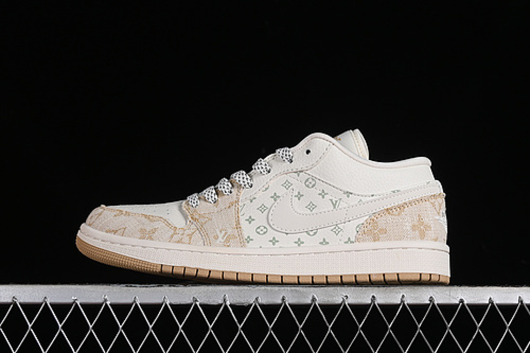 Jordan [SJ9950-002]-[AIR JORDAN 1 LOW WHITE/KHAKI]-[WOMAN:36-39]-[MAN:40-45], photo 1