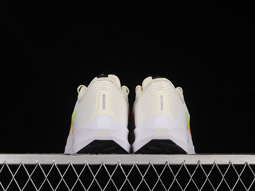 Nike [DV3853-101]-[AIR ZOOM PEGASUS 40 WHITE/VOLT-ORANGE]-[WOMAN:36-39]-[MAN:40-45] - Image 14
