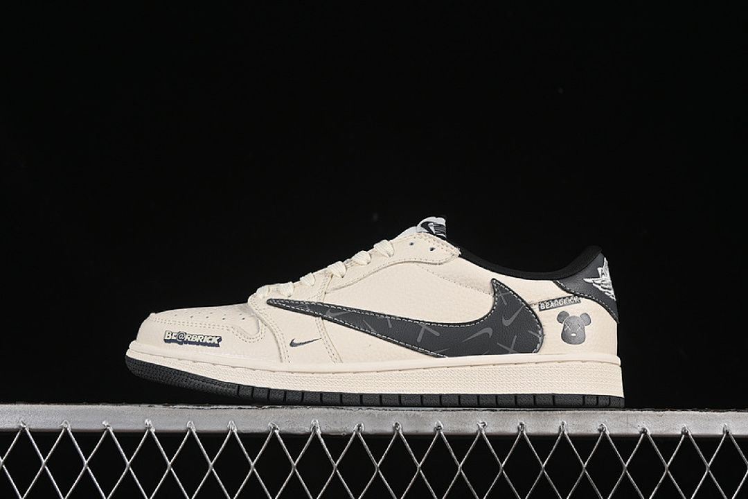 Jordan TRAVIS SCOTT X FRAGMENT DESIGN AIR Jordan 1 LOW OG SP WHITE/GREY/BLACK · LD2025-011, photo 1