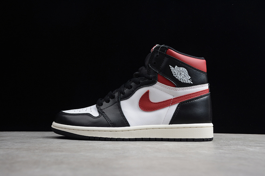 Jordan Jordan [555088-061]-[AIR 1 RETRO HIGH OG BLACK/WHITE-GYM RED]-[MAN:40-46]-[1.3-240], photo 1