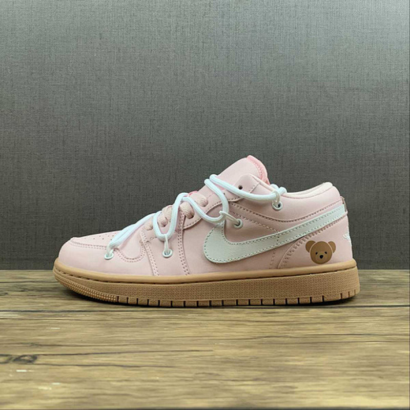 Jordan AIR Jordan 1 LOW ARCTIC PINK/WHITE/GUM LIGHT BROWN · DC0774-601, photo 1