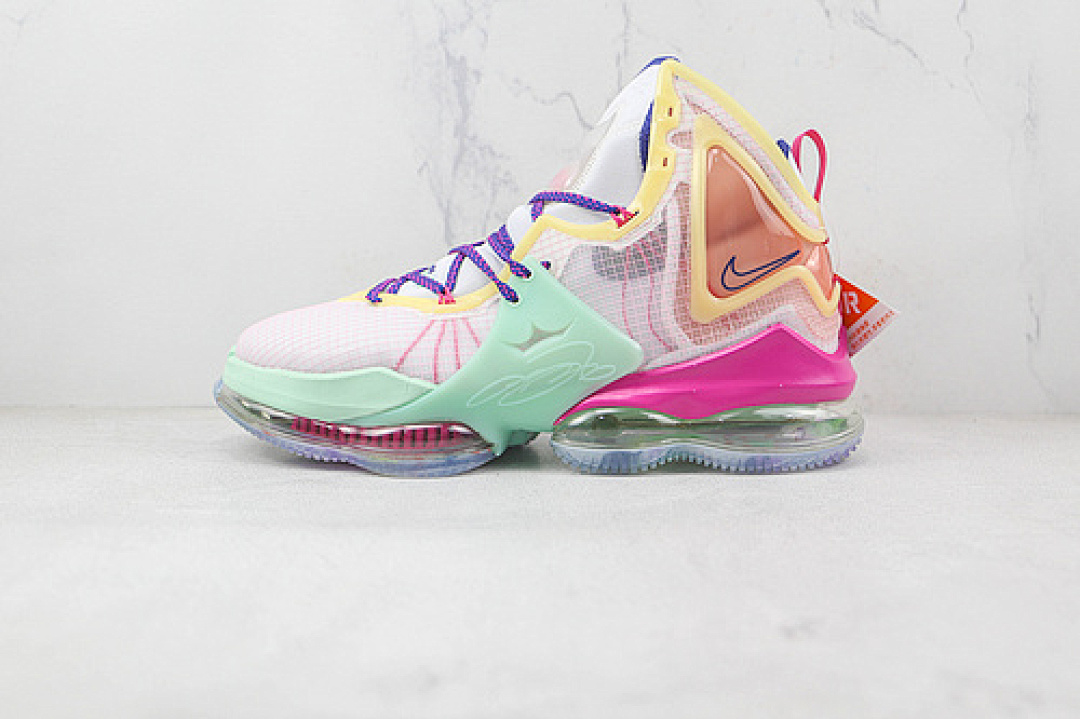 On Running [DH8460-900]-[LEBRON 19 EP VALENTINE'S DAY MULTI-COLOR/MULTI-COLOR]-[MAN:40-46], photo 1