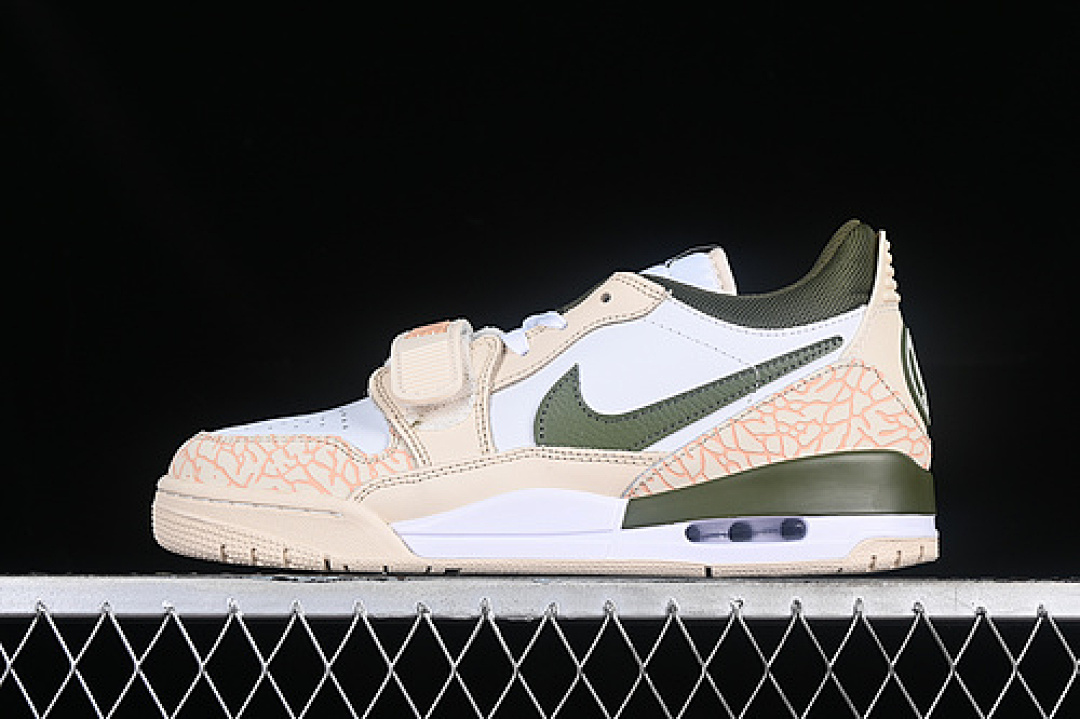 Jordan AIR Jordan LEGACY AJ312 LOW HITE/HEMP/SAIL/SEQUOIA GREEN · FZ4358-100, photo 1