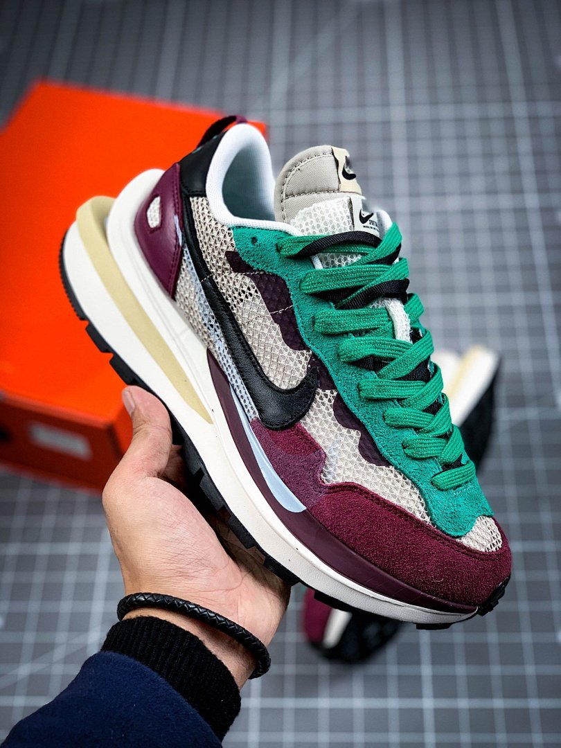 Sacai [DD3035-200]-[SACAI X VAPORWAFFLE VILLAIN RED STRING/BLACK-VILLAIN RED-NEPTUNE (GREEN]), photo 1