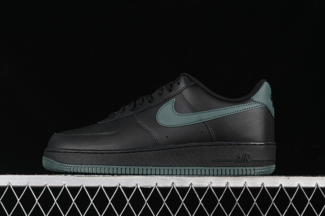 Nike [FJ4146-001]-[AIR FORCE 1 07 LOW BLACK/VINTAGE GREEN]-[WOMAN:36-39]-[MAN:40-45], photo 1