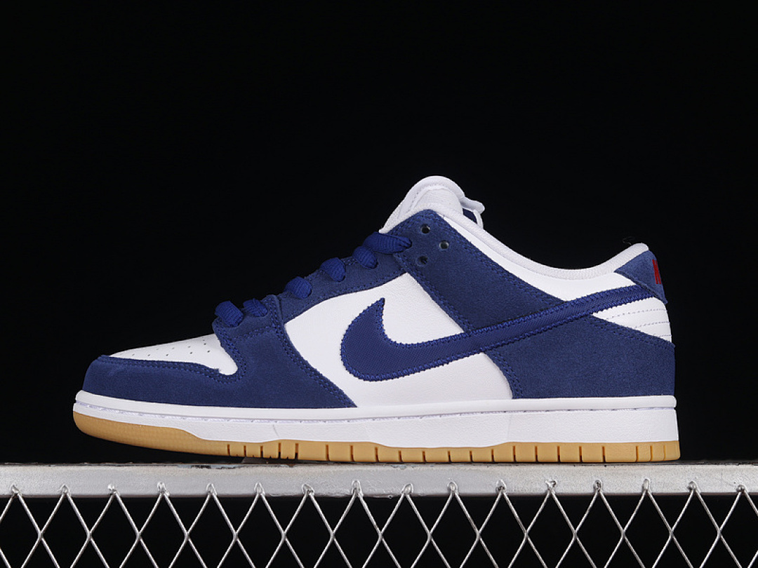 Unbranded [DO9395-400]-[DUNK LOW SB LOS ANGELES DODGERS DEEP ROYAL BLUE/WHITE/SPORT RED/GUM (LIGHT BROWN]), photo 1