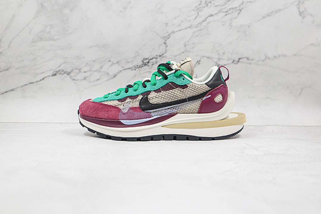 Sacai Sacai X VAPORWAFFLE SP STRING/BLACK/VILLAIN RED/NEPTUNE GREEN · DD3035-200, photo 1
