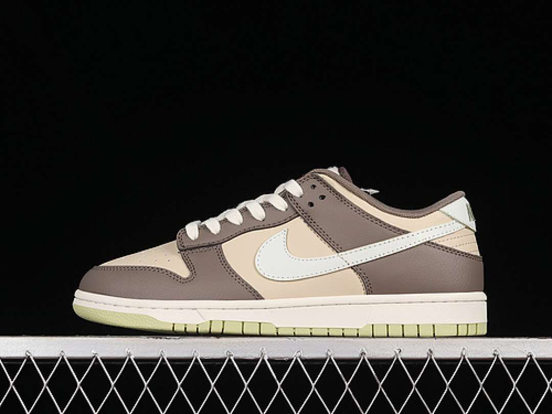 Nike SB DUNK LOW KHAKI RATTAN/SAIL/OLIVE GREY · FB4960-210, photo 1