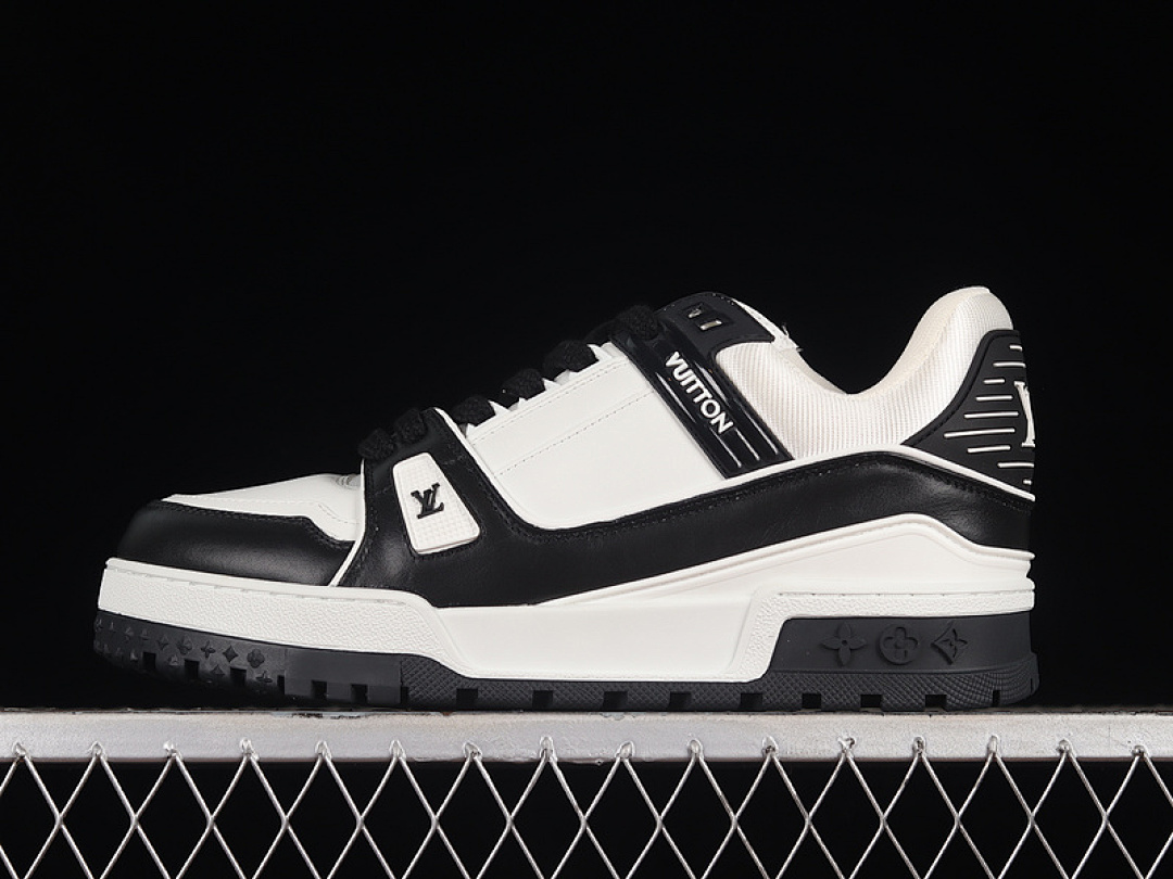 Louis Vuitton Louis Vuitton [L*V TRAINER SNEAKERS BLACK/WHITE/WHITE]-[WOMAN:36-39]-[MAN:40-45], photo 1