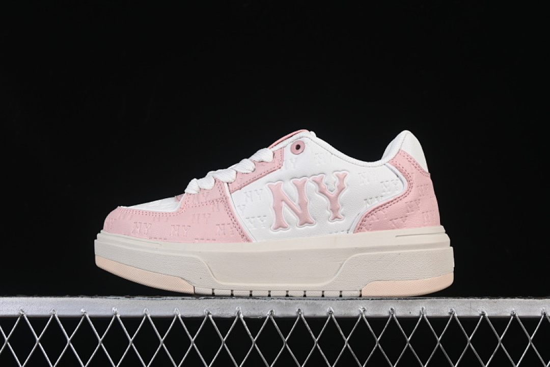 Unbranded [3ASXE035N50PKS]-[BIGBALL CHUNKY EMBO MONOGRAM LIGHT PINK/WHITE]-[WOMAN:35-39]-[MAN:40], photo 1