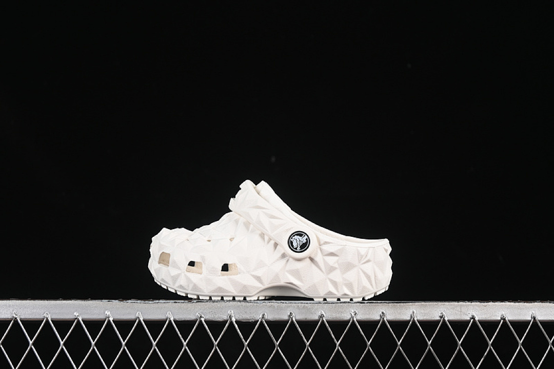 Crocs [CROCS CLASSIC CLOG WHITE]-[WOMAN:25-36] - Image 2