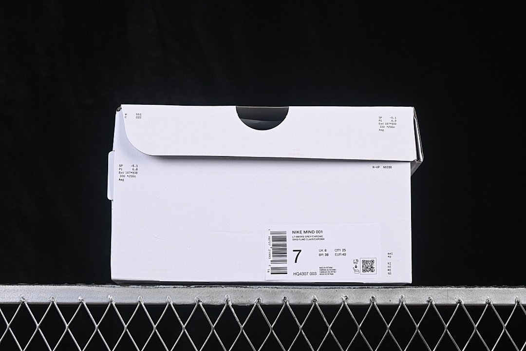 Unbranded [HQ4307-003]-[MIND 001 SLIDE GREY/CHROME/HYPER CRIMSON/BLACK]-[WOMAN:36-38.5]-[MAN:40-47.5] - Image 11