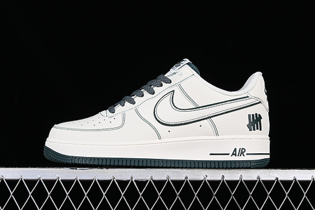 Nike Nike UNDEFEATED AIR FORCE 1 LOW WHITE/GREEN/BLACK · UN3699-066, photo 1