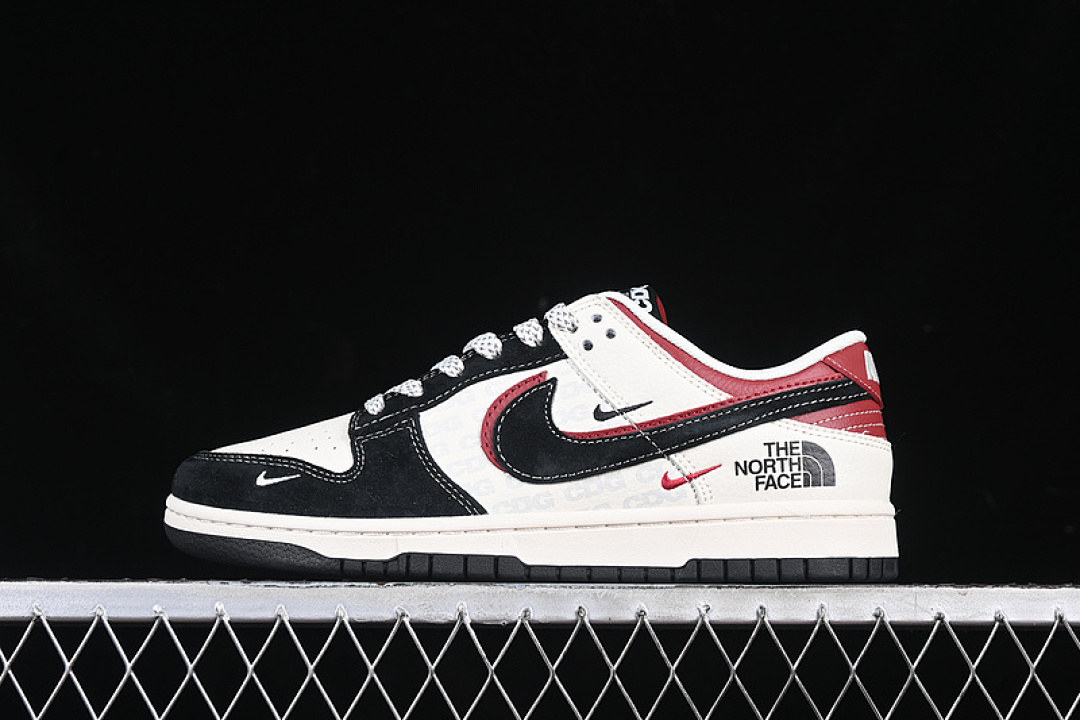 Unbranded [DM6868-043]-[SB DUNK LOW WHITE/BLACK/RED]-[WOMAN:36-39]-[MAN:40-45], photo 1