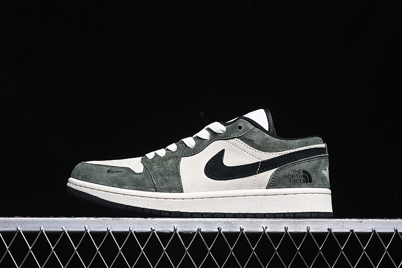 Jordan AIR Jordan 1 LOW WHITE/BLACK/GREEN · DM9188-004, photo 1