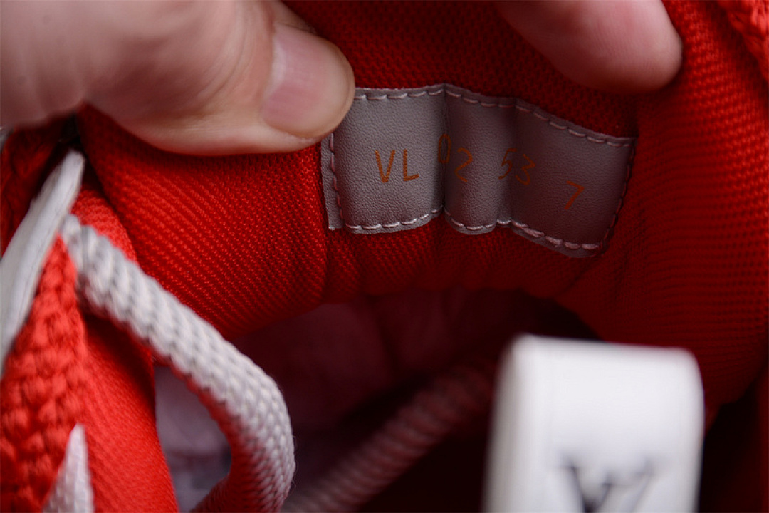 Louis Vuitton [LOUIS VUITTON L*V 1V WHITE/GREY/RED]-[WOMAN:35-39]-[MAN:40-45] - Image 4