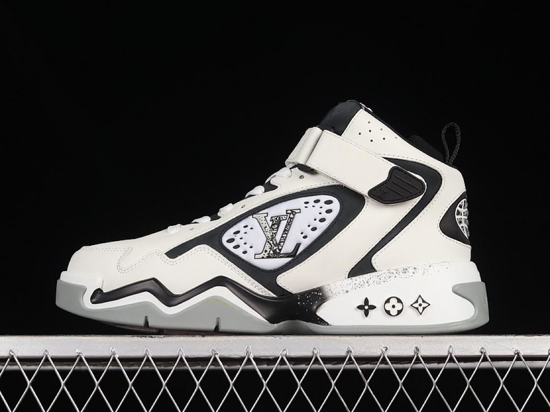 Louis Vuitton Louis Vuitton [L*V TRAINER 2 SNEAKERS WHITE/WHITE/BLACK]-[WOMAN:36-39]-[MAN:40-45], photo 1
