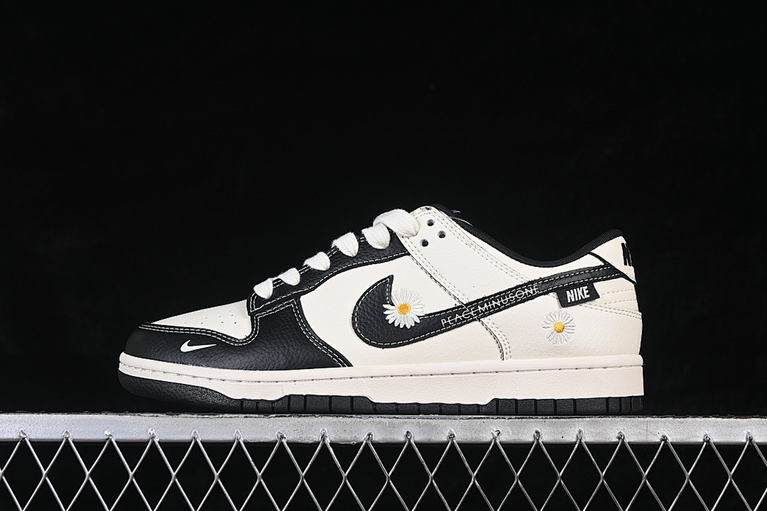 Unbranded [XD1588-245]-[DUNK LOW SMALL DAISY CASUAL SNEAKERS BLACK/WHITE]-[WOMAN:36-39]-[MAN:40-45], photo 1