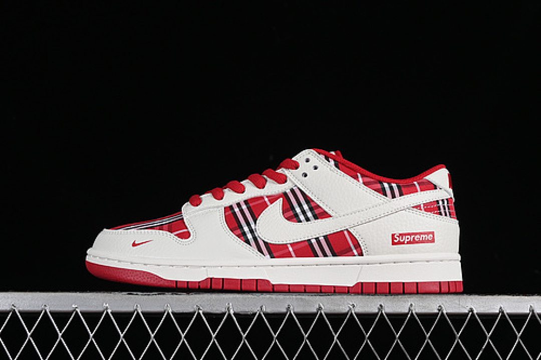 Supreme [SU1853-512]-[SB DUNK LOW SUPREME WHITE/RED]-[WOMAN:36-39]-[MAN:40-45], photo 1