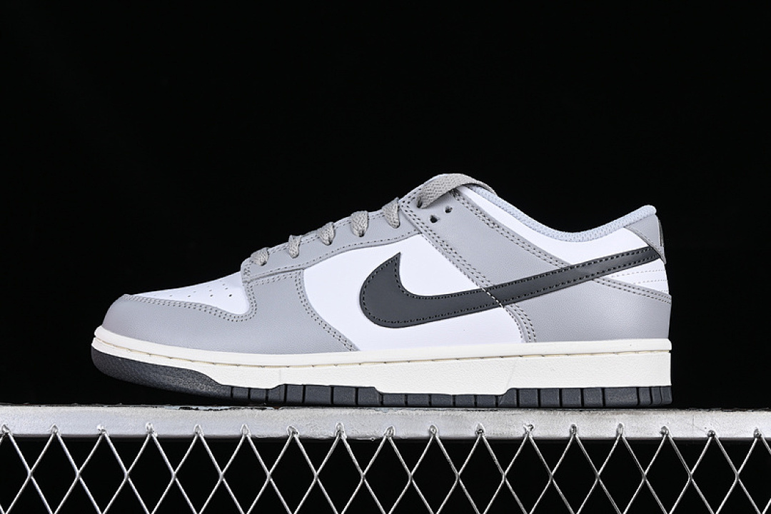 Nike DUNK LOW GS WHITE/LIGHT CARBON/PLATINUM TINT/PURE PLATINUM · FB9109-101, photo 1