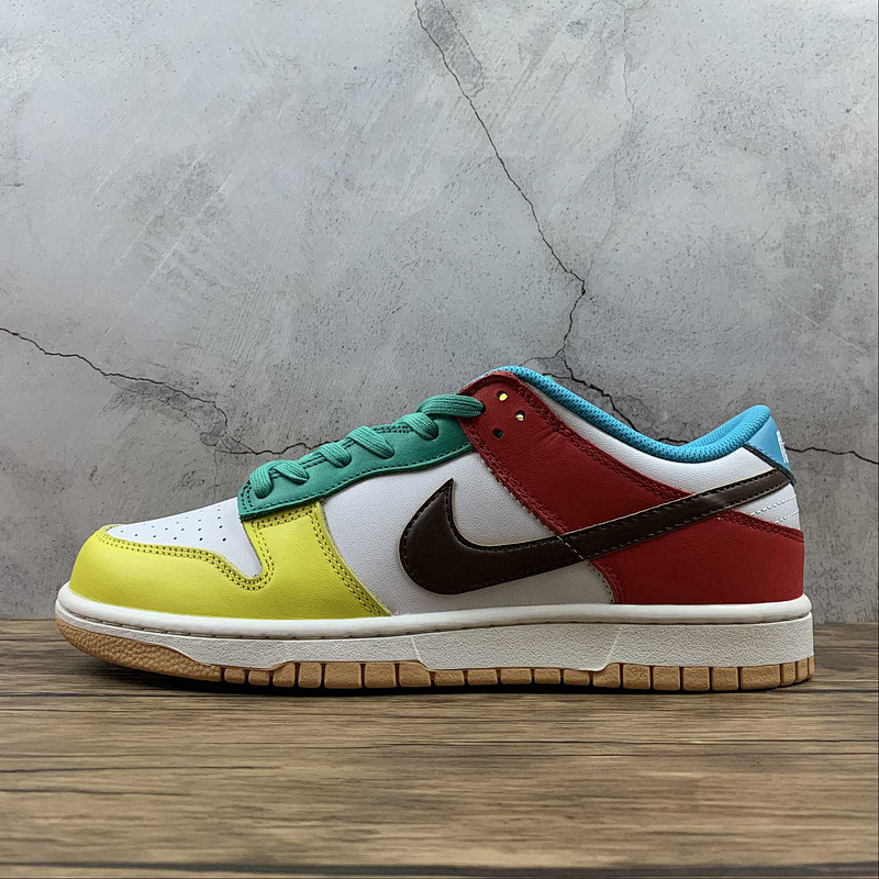 Nike SB DUNK LOW SE FREE.99 WHITE/LIGHT CHOCOLATE/ROMA GREEN · DH0952-100, photo 1