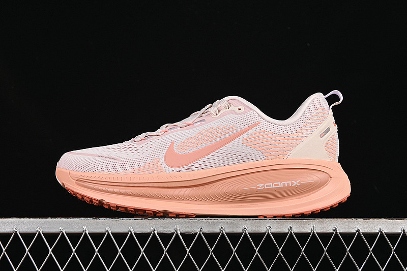 Nike Nike AIR ZOOM VOMERO 18 WHITE/ORANGE · HM6803-601, photo 1