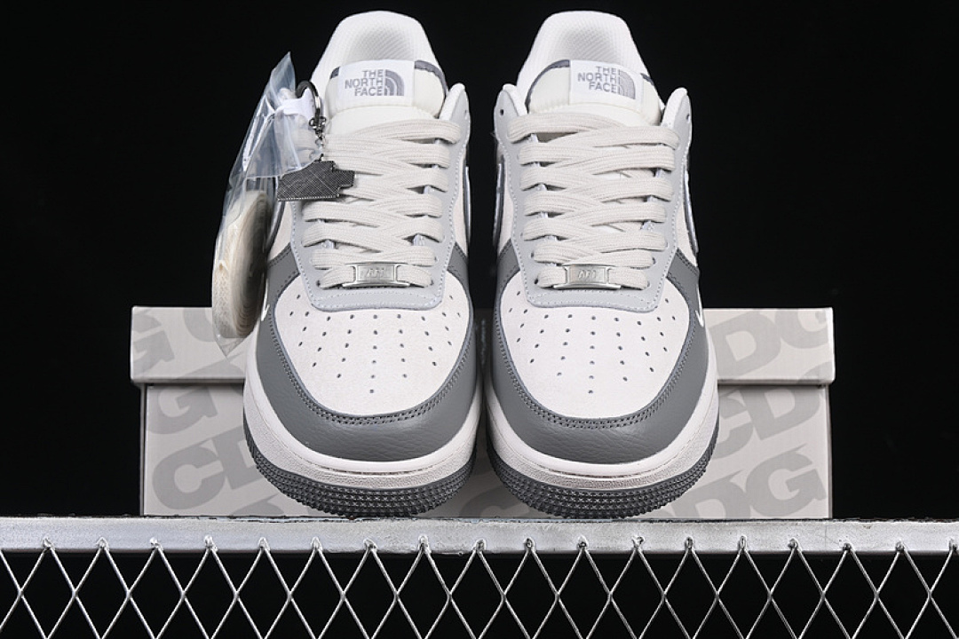 Nike [DM6688-050]-[AIR FORCE 1 07 LOW CDG WHITE/RED/GREY]-[WOMAN:36-39]-[MAN:40-45] - Image 14