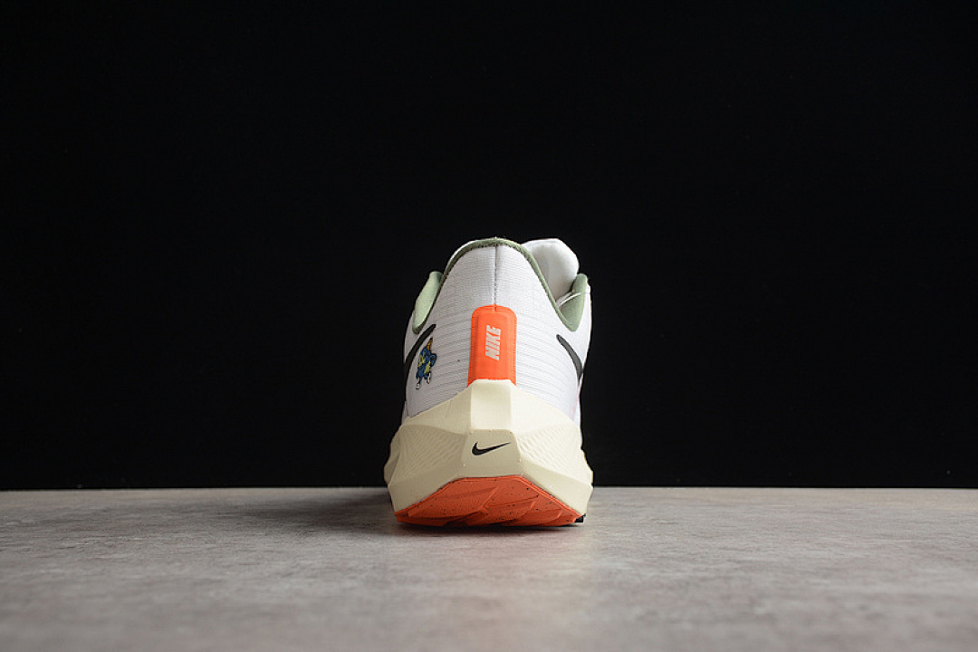 Nike [DX6050-101]-[ZOOM PEGASUS 39 WHITE/TOTAL ORANGE-BLACK]-[WOMAN:36-39]-[MAN:40-45] - Image 9