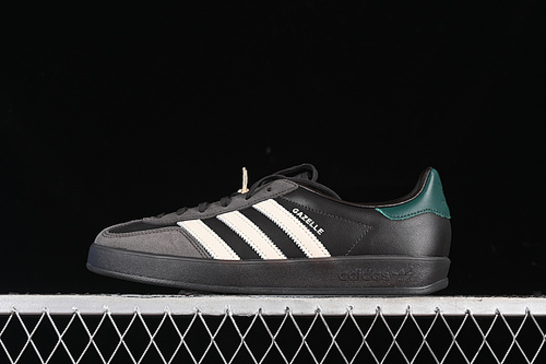 Adidas ORIGINALS GAZELLE INDOOR WHITE/BLACK/GREEN · IH0374, photo 1