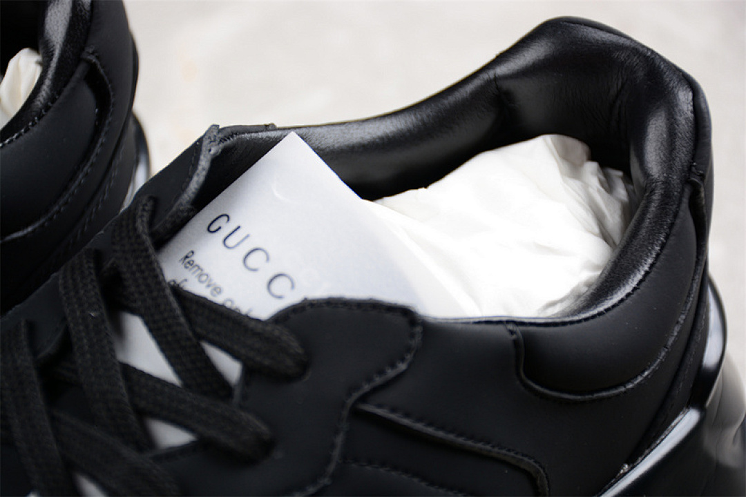 On Running [GU*CCI BLACK/WHITE]-[WOMAN:35-39]-[MAN:40-45] - Image 6