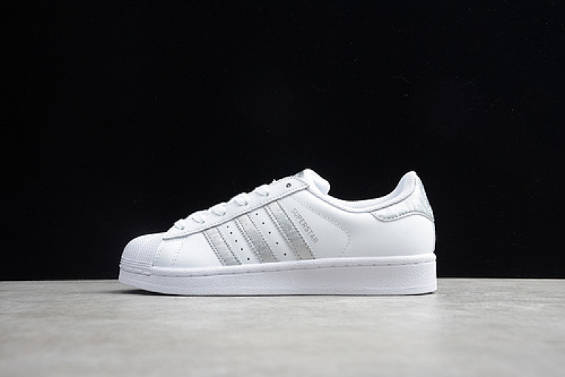 Adidas SUPERSRAR SHOES CLOUD WHITE/CLOUD WHITE/SILVER · EG7277, photo 1