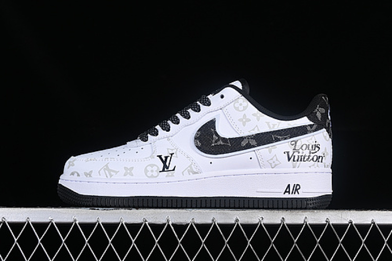 Nike Nike AIR FORCE 1 07 LOW L*V WHITE/BLACK · CV0670-700, photo 1