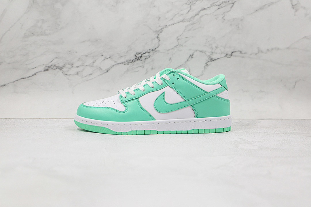 Nike SB DUNK LOW GREEN GLOW WHITE/GREEN GLOW/WHITE · DD1503-105, photo 1