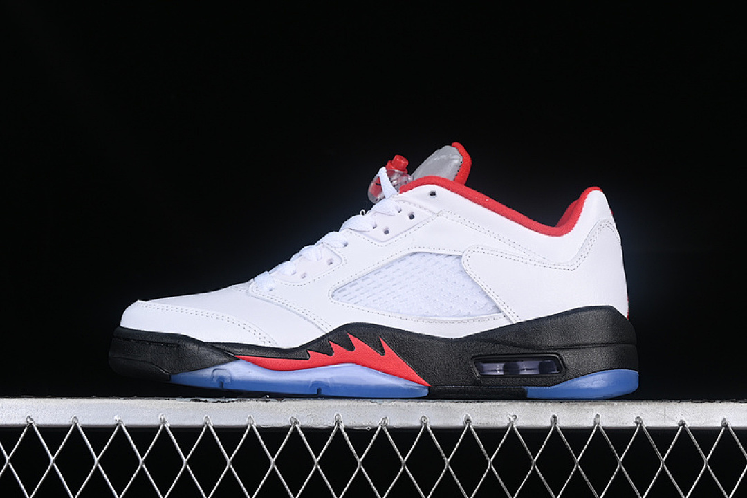 Jordan [CU4523-100]-[AIR JORDAN 5 LOW WHITE/RED/SILVER/BLACK]-[WOMAN:36-39]-[MAN:40-47.5], photo 1