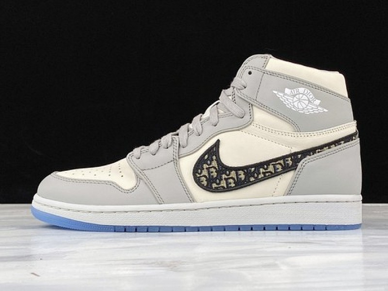 Jordan DI*OR X AIR Jordan 1 HIGH OG WOLF GREY/SAIL-PHOTON DUST-WHITE · CN8607-002, photo 1