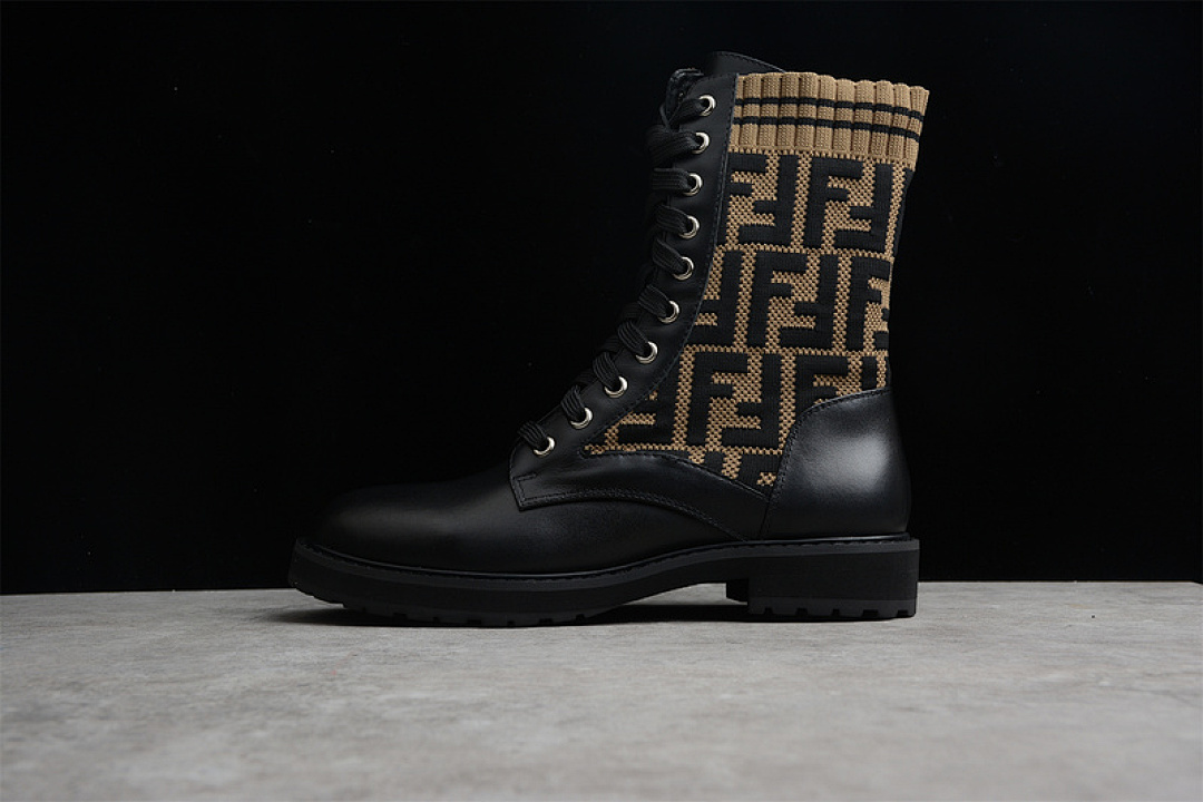Timberland [18269-3F114-003]-[FEN*DI KNITTED ELASTIC MARTIN BOOTS BLACK/BLACK/BROWN]-[WOMAN:35-40], photo 1