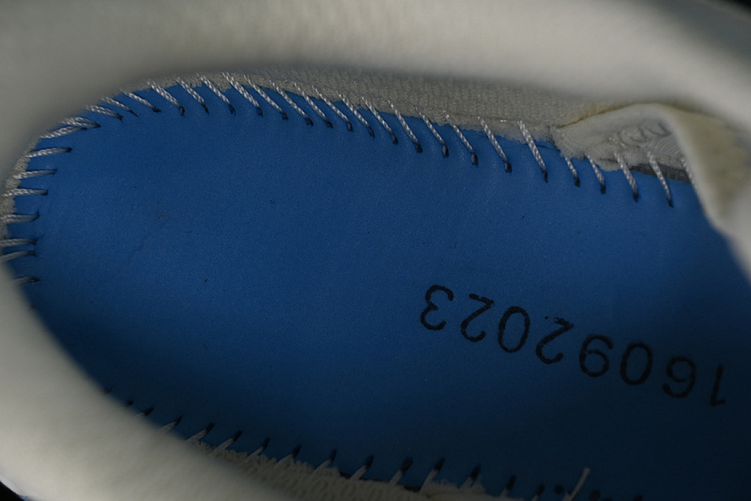 On Running [472548-22]-[XT WINGS 2 OUTDOOR RECREATION WHITE/KLEIN BLUE]-[WOMAN:36-39]-[MAN:40-46.5] - Image 4