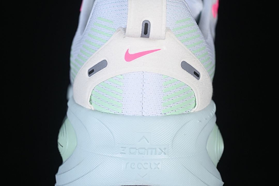 Nike [IM6676-104]-[VOMERO 18 WHITE/GLACIER BLUE/HYPER PINK/BLACK]-[WOMAN:36-39]-[MAN:40-46] - Image 7