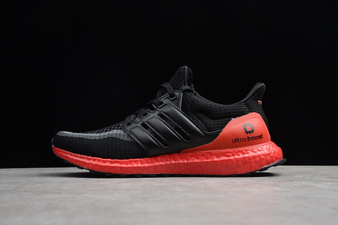 Unbranded [FW3724]-[ULTRA BOOST 4.0 SHOES RED/CORE BLACK]-[MAN:39-45], photo 1