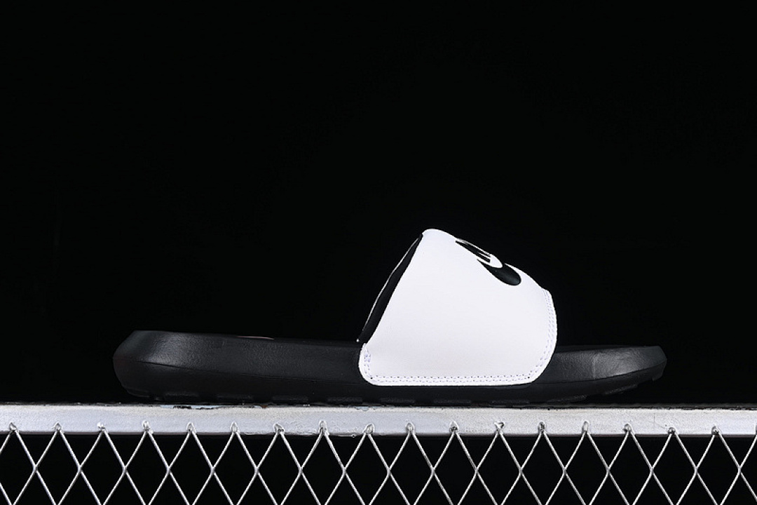 Nike [CN9675-005]-[VICTORI ONE SLIDE BLACK/BLACK/WHITE]-[WOMAN:36-39]-[MAN:40-45] - Image 10
