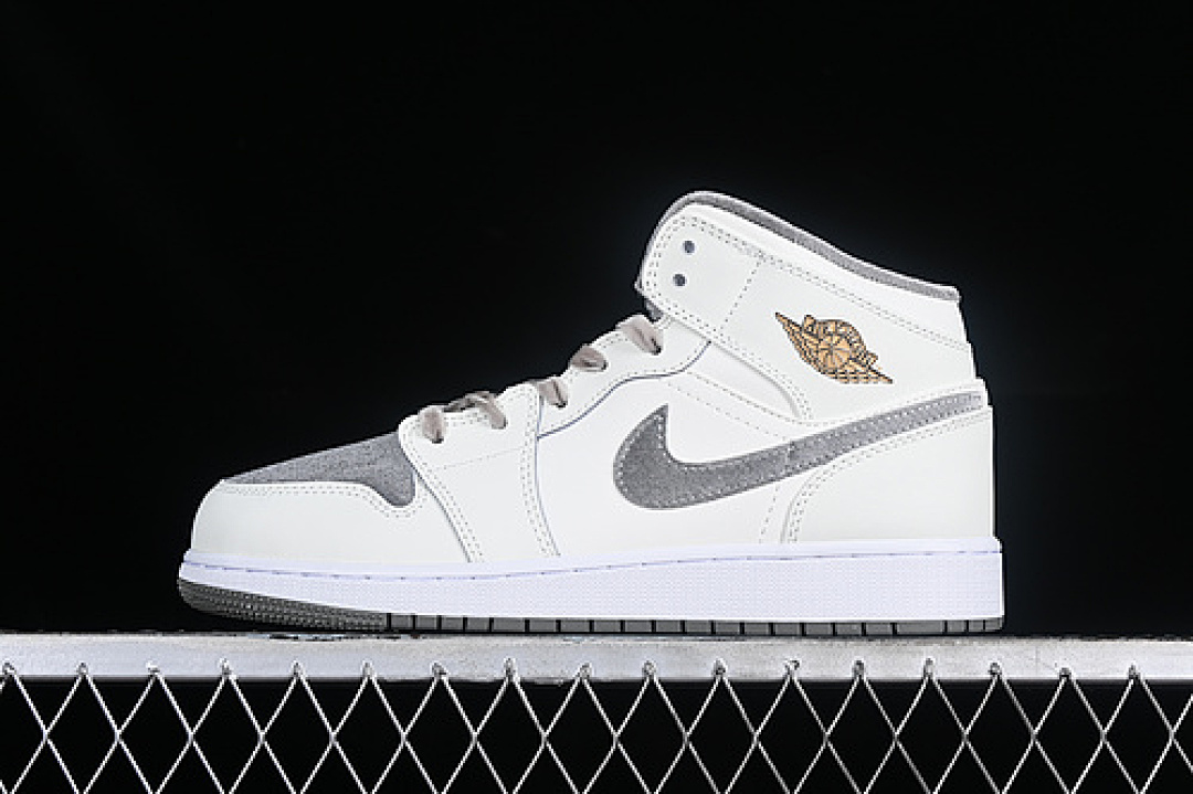 Jordan AIR Jordan 1 MID SE GS SAIL/METALLIC GOLD/FLAT PEWTER · FB9899-100, photo 1