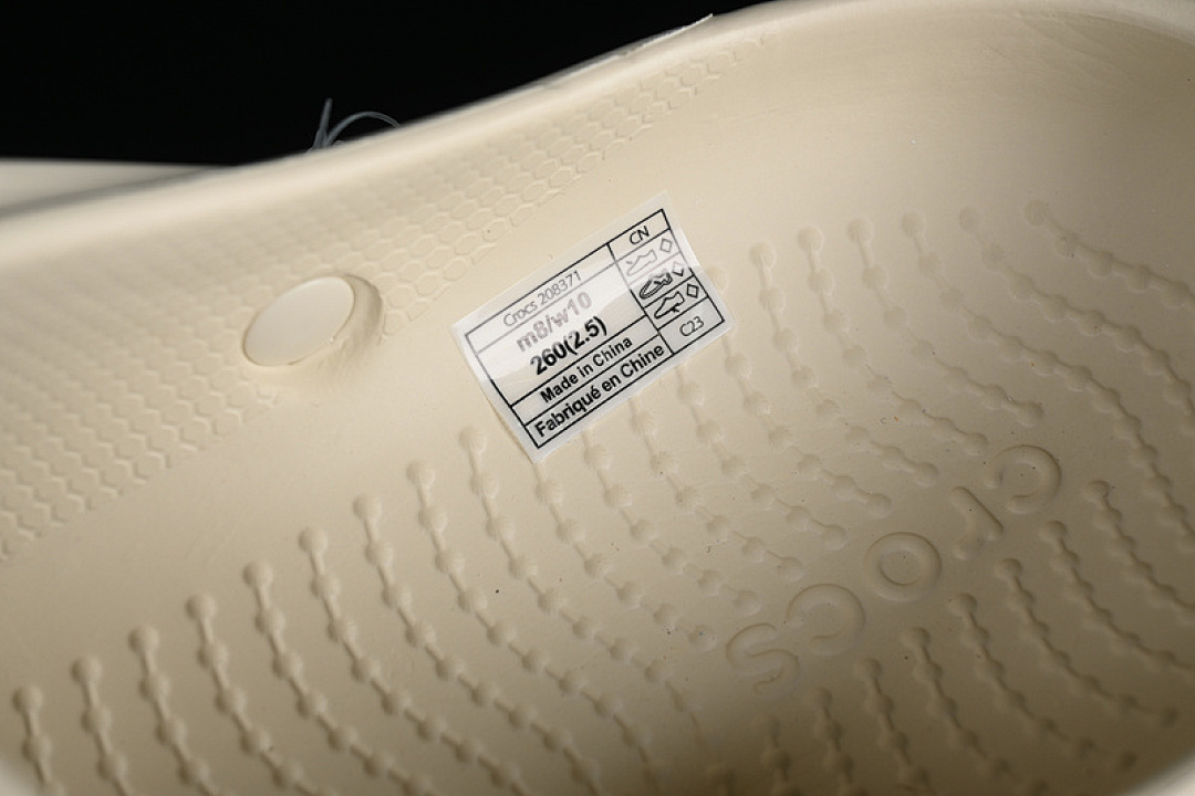 Crocs [CTOCS FLAT HOLE SANDALS BEIGE/WHITE]-[WOMAN:34-39]-[MAN:40-46] - Image 4